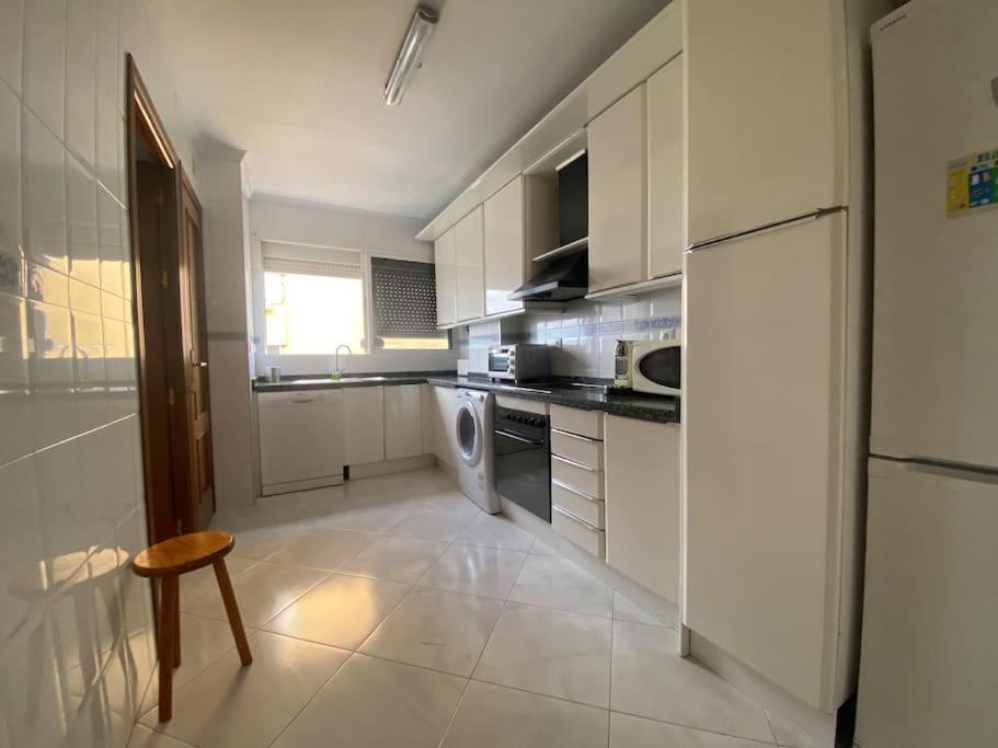 Funcional Piso 4 Dormitorios Frente A Santa Justa Sewilla Zewnętrze zdjęcie